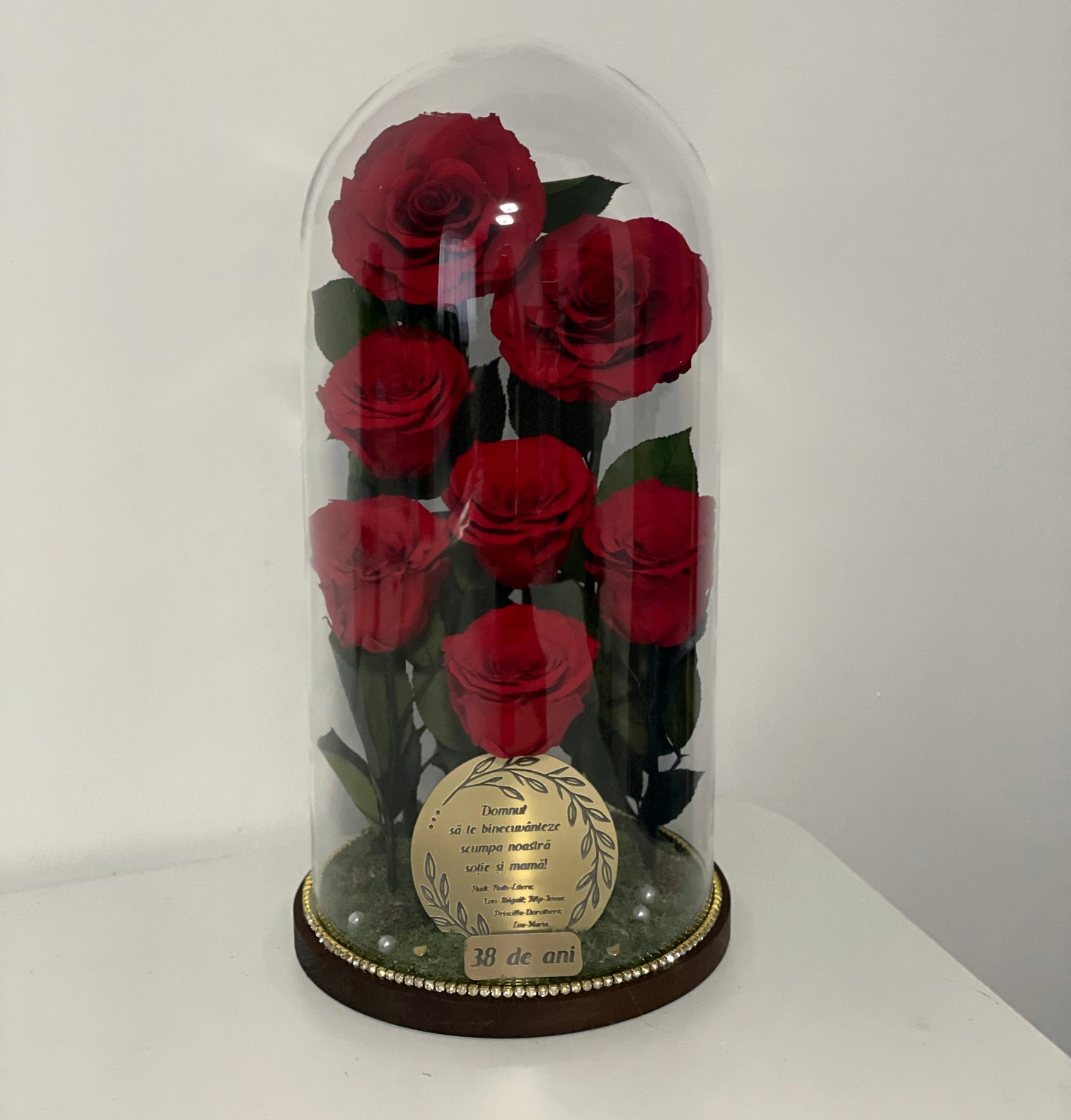 Cupolă de sticlă cu șapte trandafir criogenat roșu antique ruby