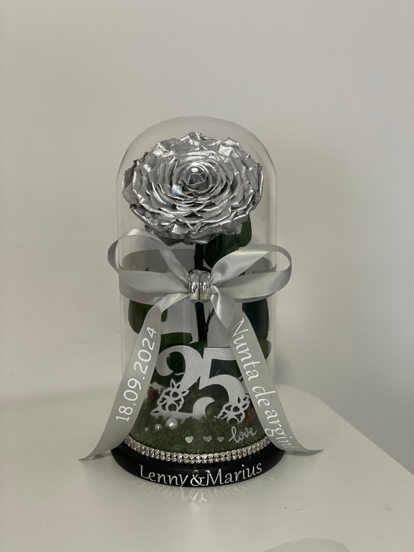 Cupolă de sticlă cu trandafir criogenat argintiu silver