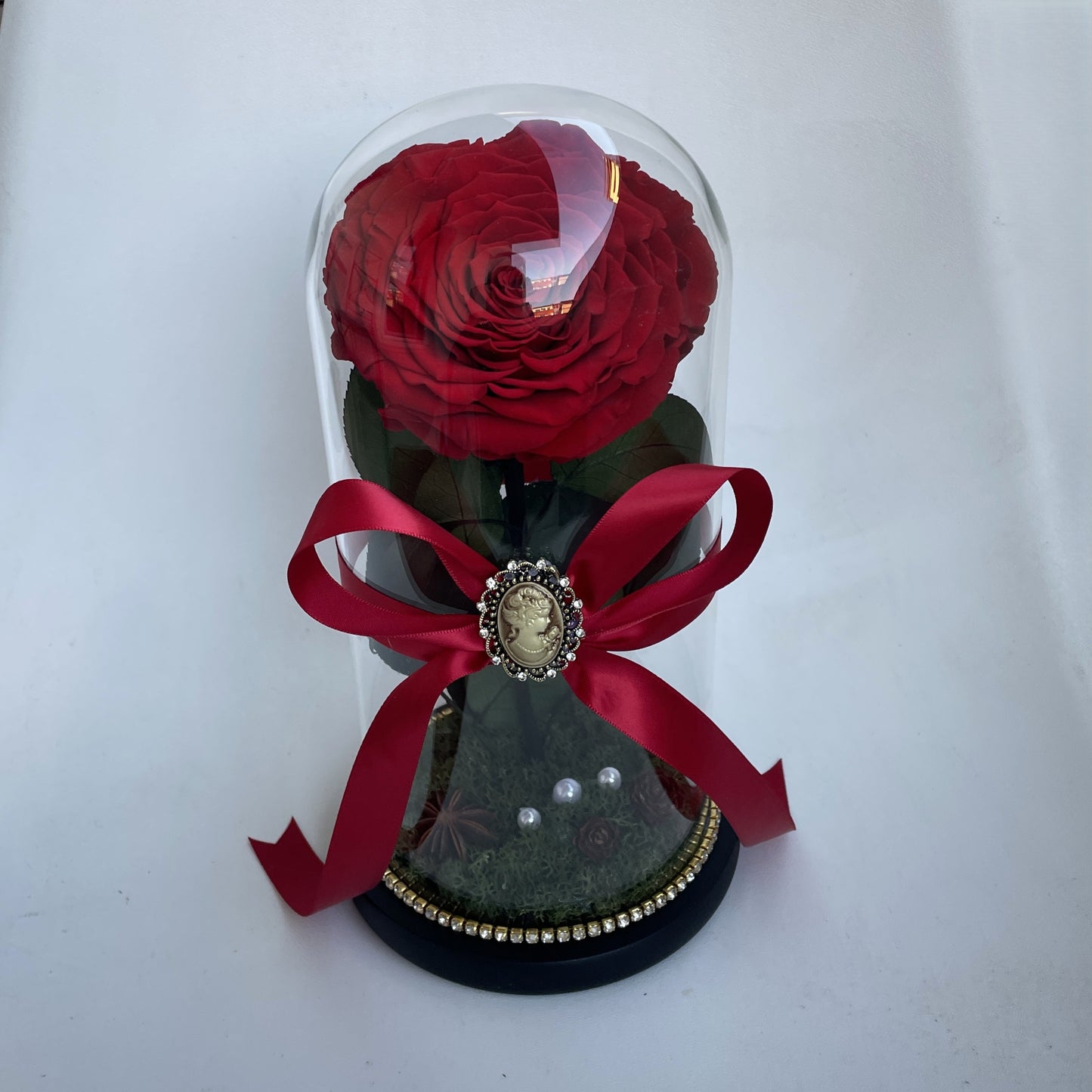 Cupolă de sticlă maxi cu trandafir criogenat roșu antique ruby