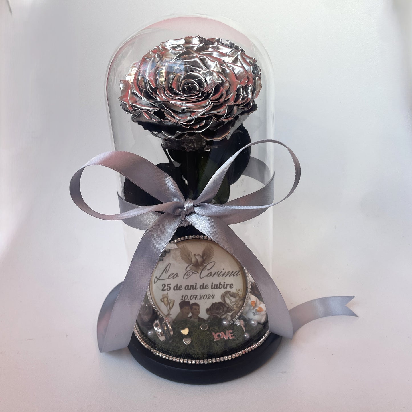 Cupolă de sticlă cu trandafir criogenat argintiu silver