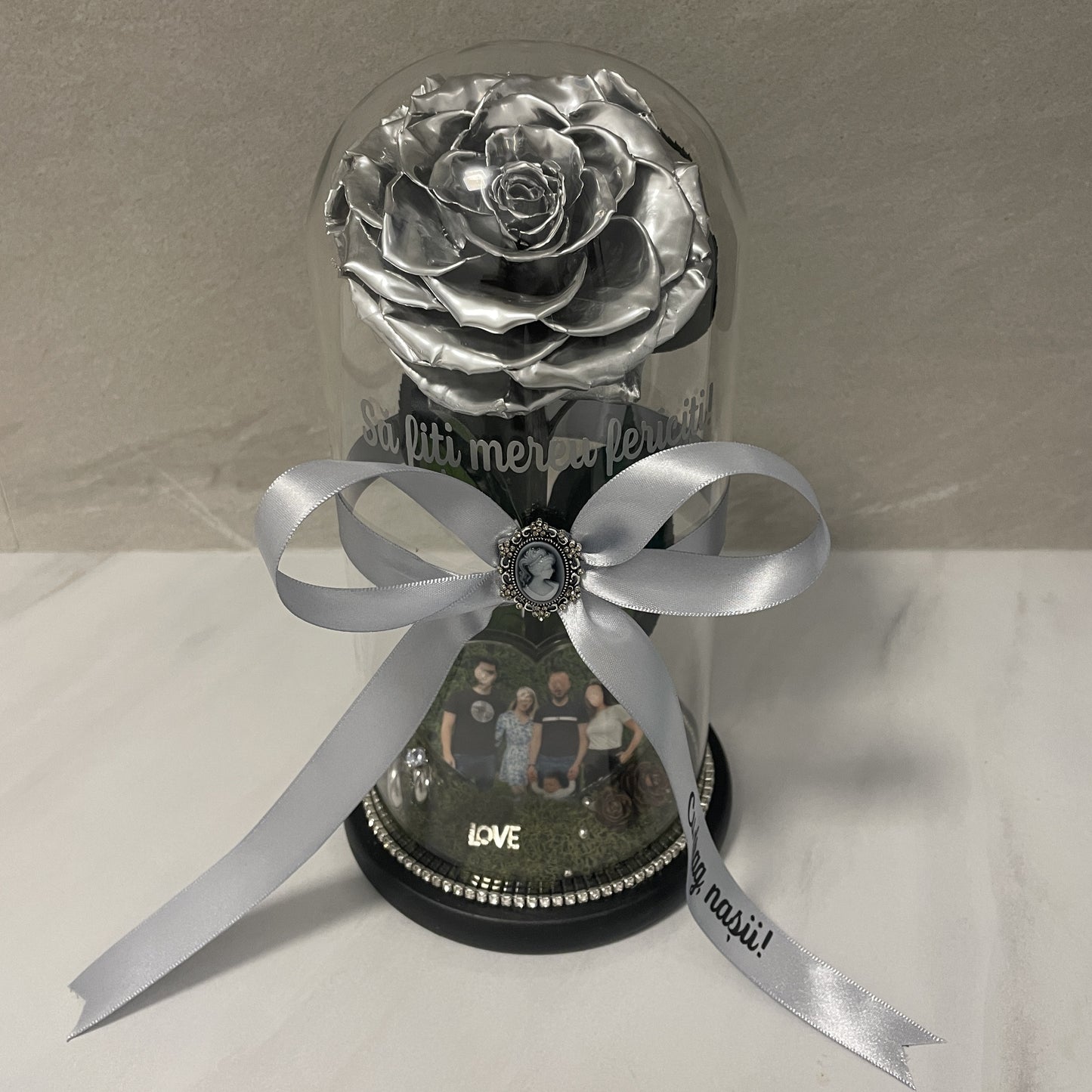 Cupolă de sticlă cu trandafir criogenat argintiu silver