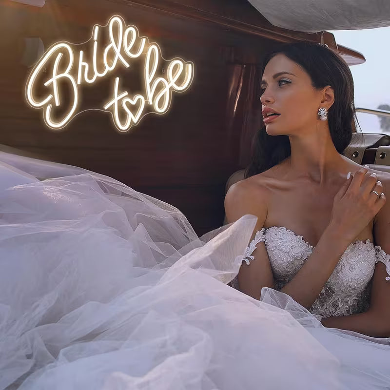 ✨ SEMN NEON „BRIDE TO BE” – DE ÎNCHIRIAT ✨